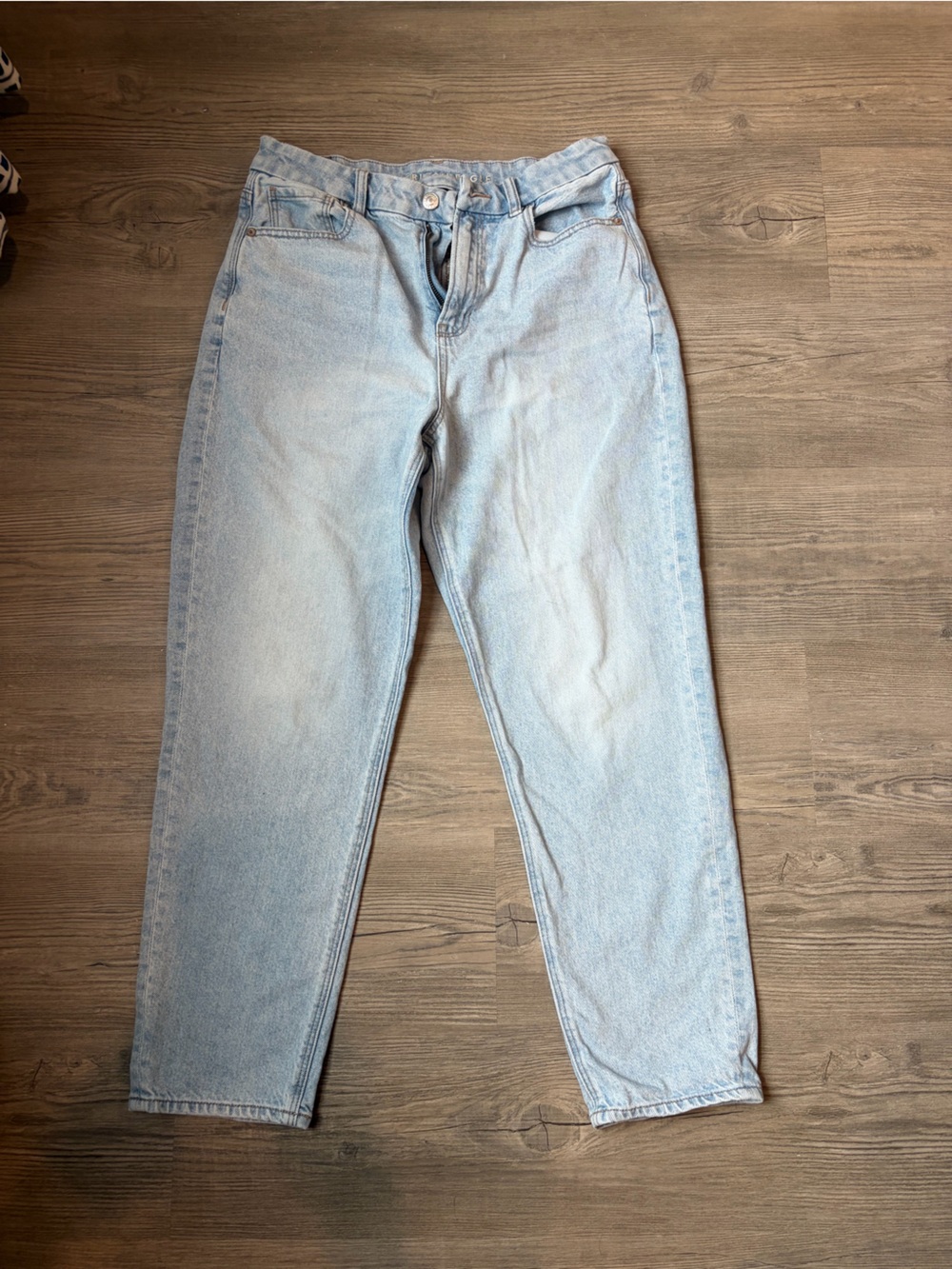 American Eagle Outfitters Pale Blue Ankle Jeans - Picture 1 of 6